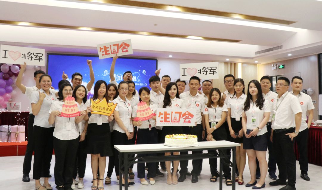 生日會 溫暖5月，小Party，大感動！